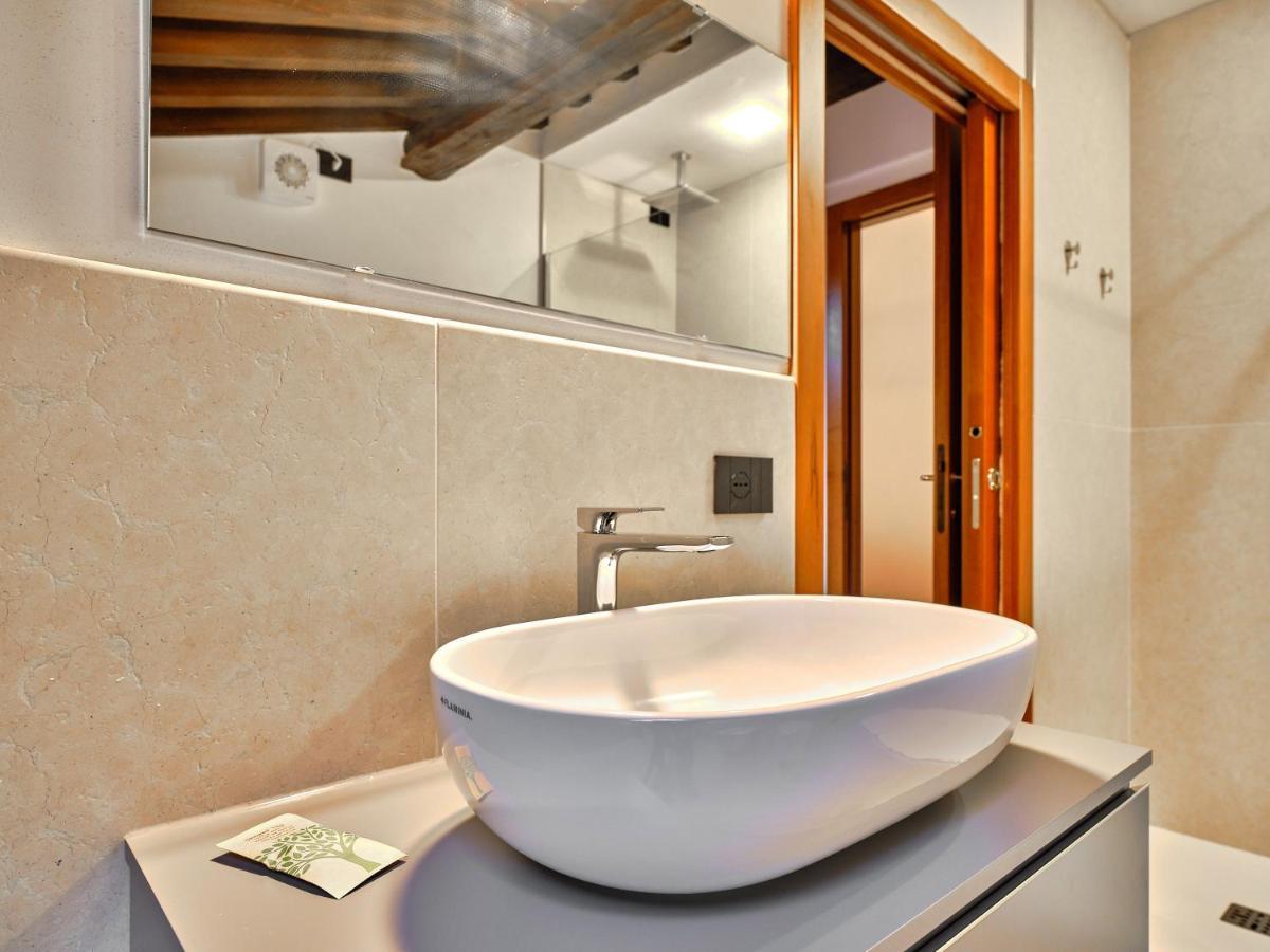 Apartmentsarena - Residenza Degli Scaligeri - Piazza Erbe 베로나 외부 사진