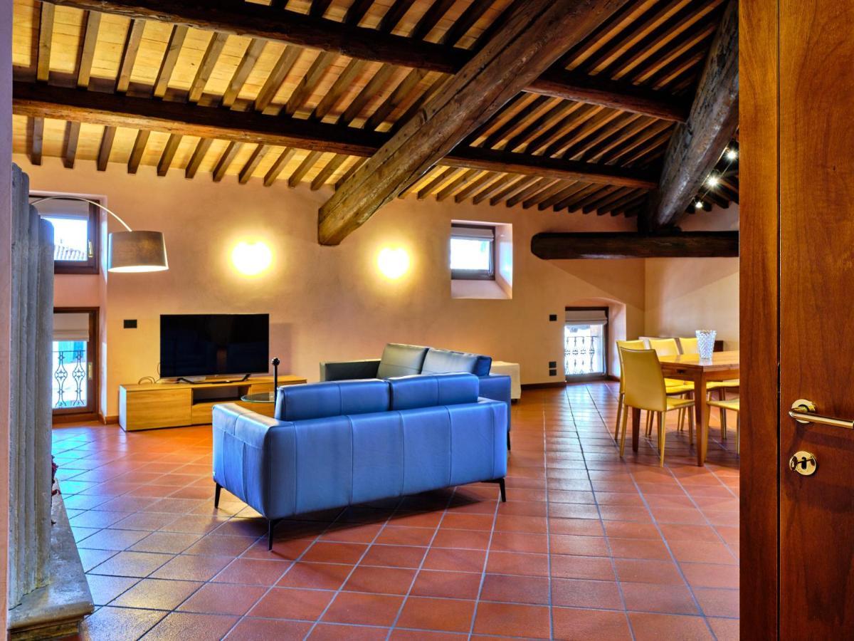 Apartmentsarena - Residenza Degli Scaligeri - Piazza Erbe 베로나 외부 사진