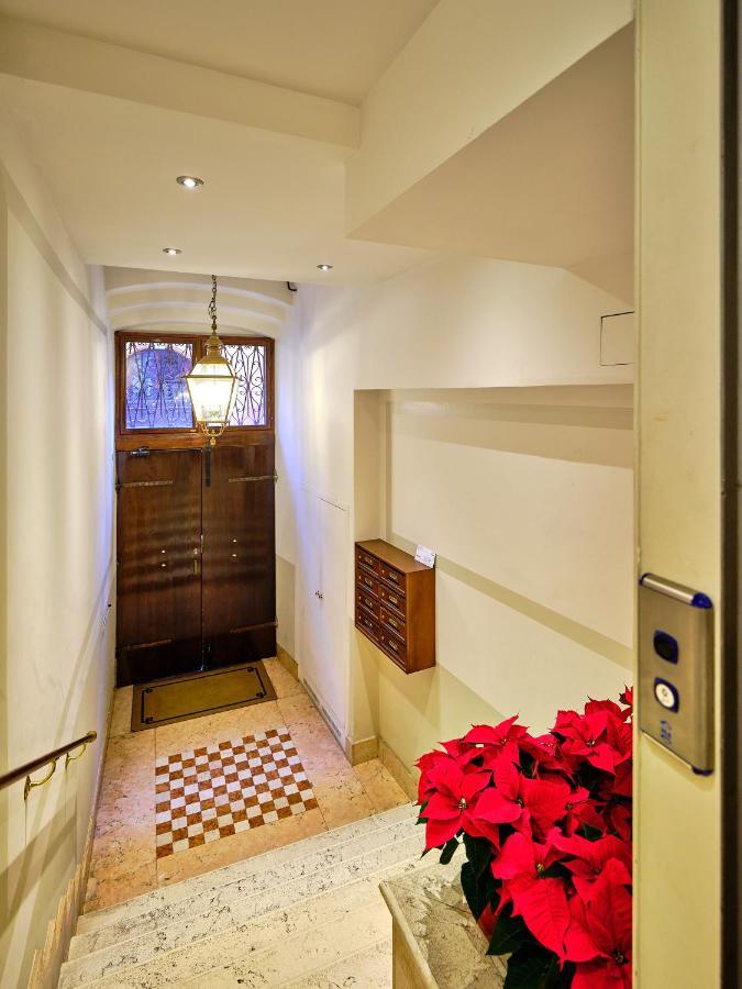 Apartmentsarena - Residenza Degli Scaligeri - Piazza Erbe 베로나 외부 사진