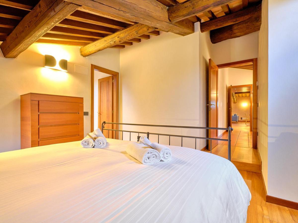 Apartmentsarena - Residenza Degli Scaligeri - Piazza Erbe 베로나 외부 사진
